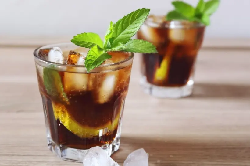 Black Cat 1000 x 667 px